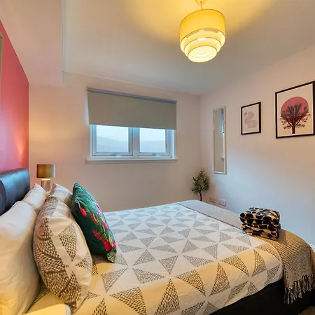 Apartment Modern 2 Bed Flat With Free Parking Glasgow