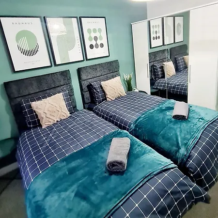 Bright 3Br + Patio 아파트 글라스고