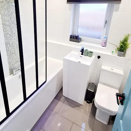 아파트 Bright 3Br + Patio 글라스고