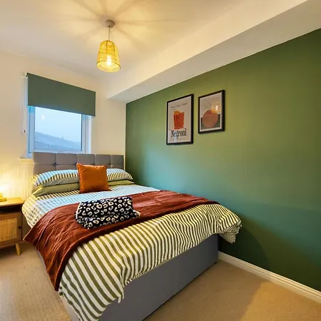 Apartment Bright 2 Bedroom With Free Parking