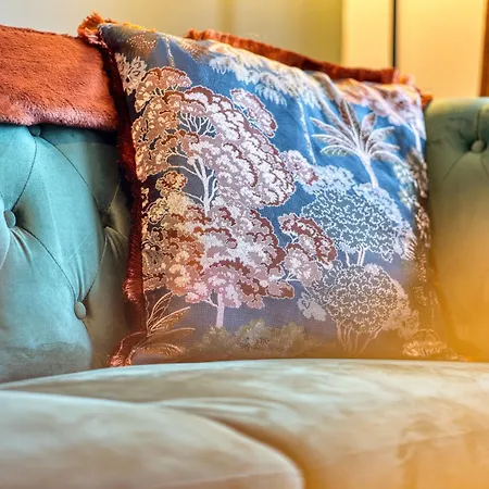 Apartament Bright 2 Bedroom With Free Parking