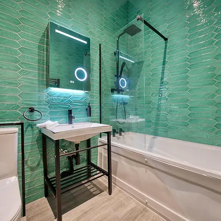 아파트 Grand Station 2 Bed A1 *