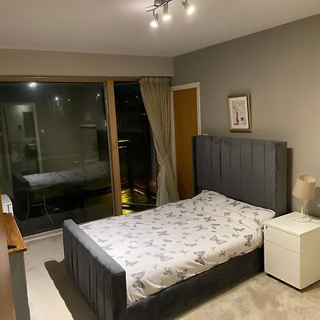 5 Beds ,4 Bedroom Duplex West Of Near Centre