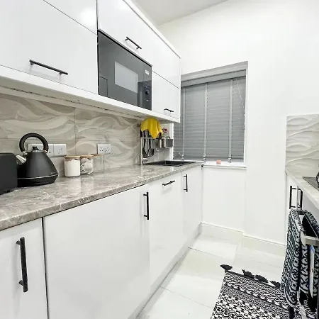 Spectacular Modern Luxury King Bed Apartman *