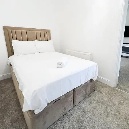 Spectacular Modern Luxury King Bed