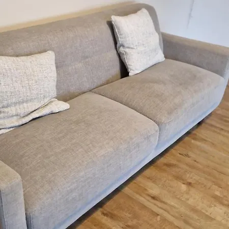 Archillects Entire Two Bedroom Comfy House - Free Parking * Glasgow