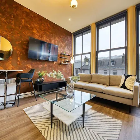 Cozy Station 1 Bed B8 *