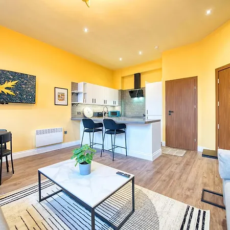 Lovely Station 1 Bed A6