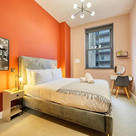 Stunning Station 2 Bed B4 *