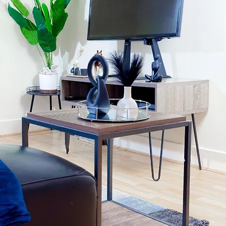 Centre Stylish Flat *