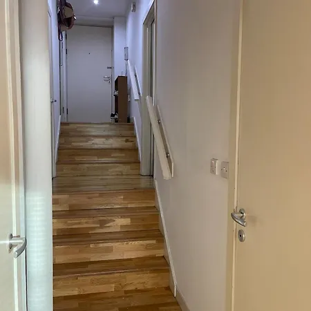 Exceptional And Spacious Flat Next To Station * Glasgow