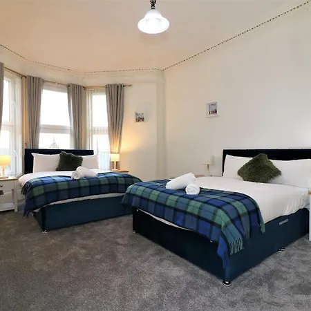 10 Bedrooms Pool Table Garden Piano Glasgow