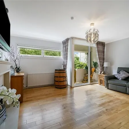 Apartment Beautiful House In Thornliebank Glasgow