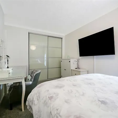 Beautiful House In Thornliebank Apartment Glasgow