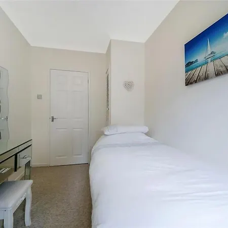 Beautiful House In Thornliebank Apartment Glasgow