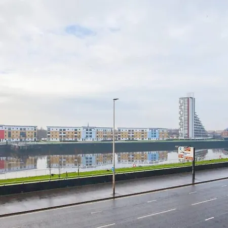 Apartment With River View Next To Hydro *