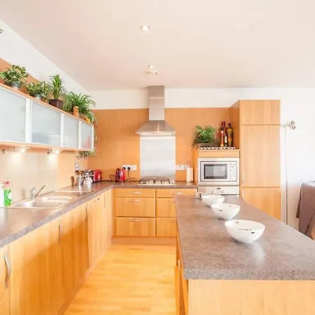 Apartment With River View Next To Hydro *