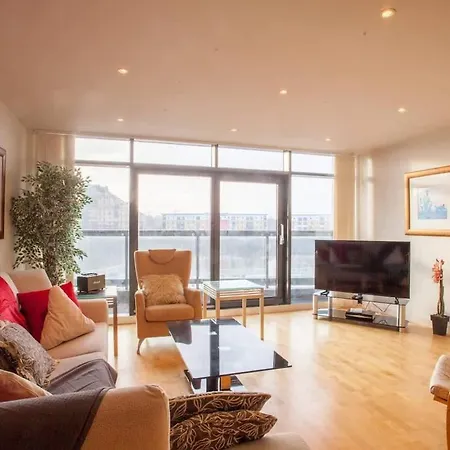 Apartment With River View Next To Hydro