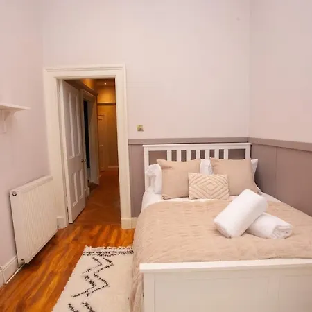 Stunning 2 Bed In Ideal Location