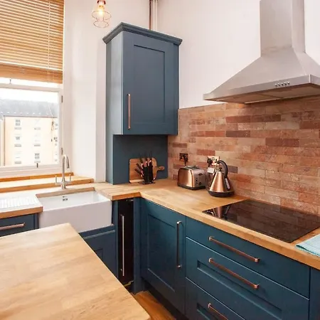 Stunning 2 Bed In Ideal Location