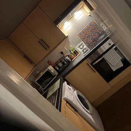 Apartment Traditional Tenement Excellent Location Glasgow