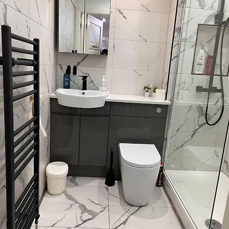 Modern Apartment-sleeps6-parking-seft Check In Glasgow