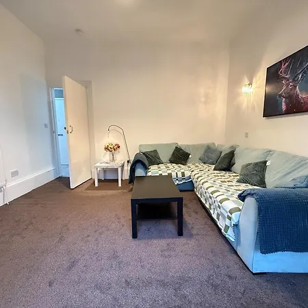 2 Bed Flat - Street Parking Apartman Glasgow