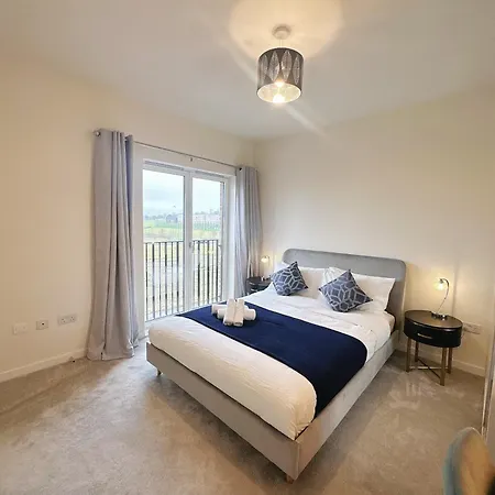 Wee Townhouse, 3 Beds With Free Parking, Wifi & Ethernet Connection Glasgow