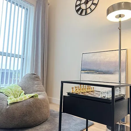 Wee Townhouse, 3 Beds With Free Parking, Wifi & Ethernet Connection Glasgow