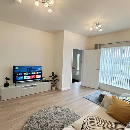 Holiday home Wee Townhouse, 3 Beds With Free Parking, Wifi & Ethernet Connection