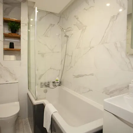 דירה Beautiful 2 Bed Flat With A Private Terrace גלאזגו