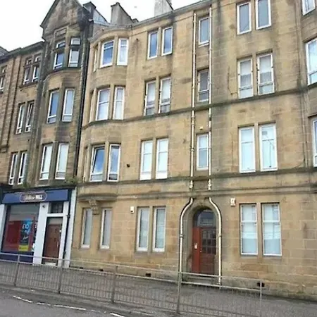 Flat In Close To Local Amenities Appartement