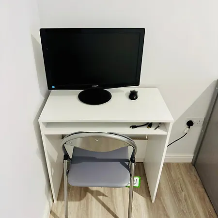 Modern Flat In Free Parking & Wifi Appartamento Glasgow