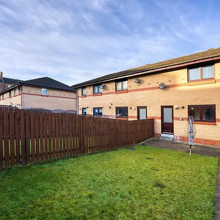 Apartment Stylish 2-bed With Private Driveway *