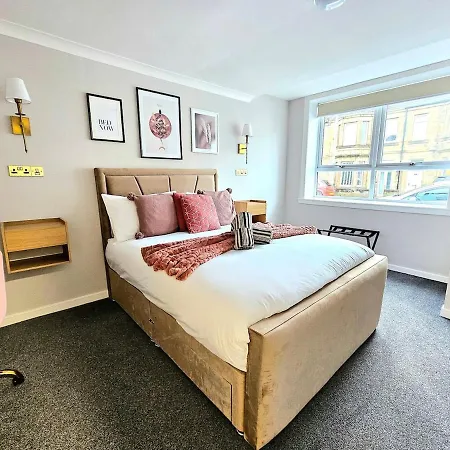 Warm & Cosy In Holiday home *