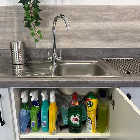 Modern Flat In Free Parking & Wifi Apartment Glasgow