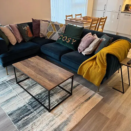 Modern Flat In Free Parking & Wifi Glasgow