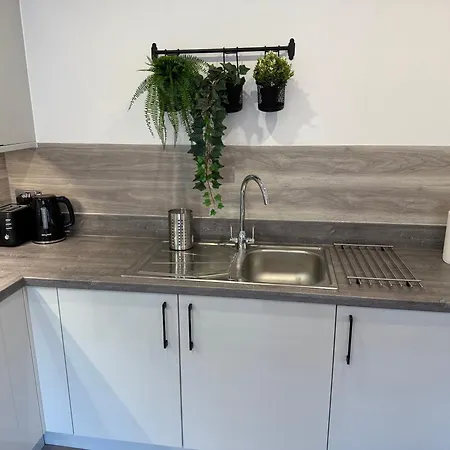 Modern Flat In Free Parking & Wifi * Glasgow