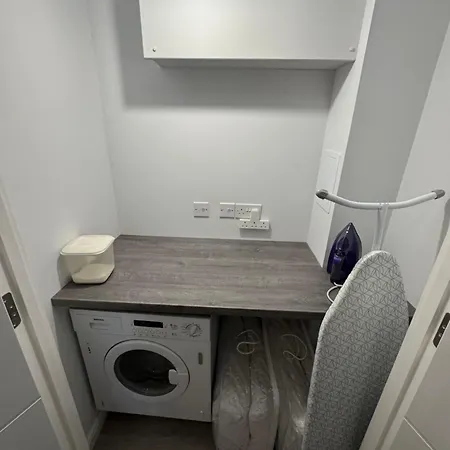Modern Flat In Free Parking & Wifi * 格拉斯哥
