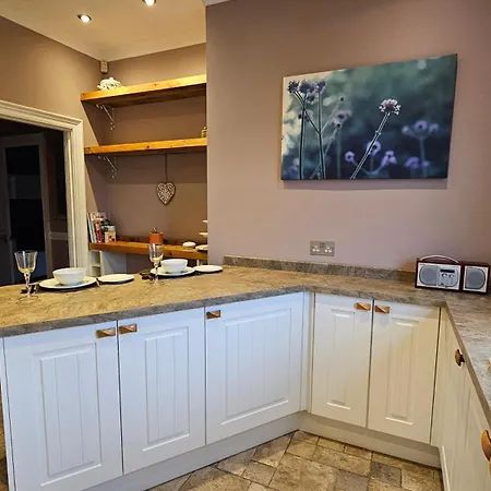 Daire Beautiful Self Contained With Garden