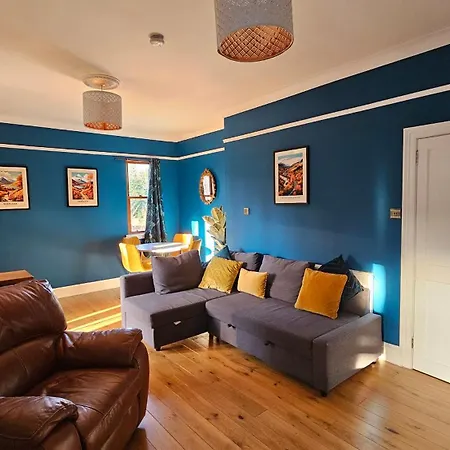 Beautiful Self Contained With Garden Daire Glasgow