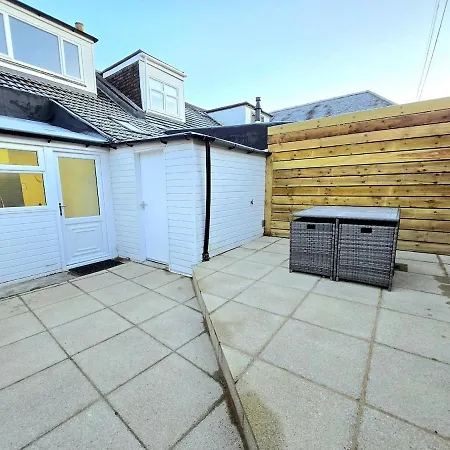 3-bed In Holiday home *