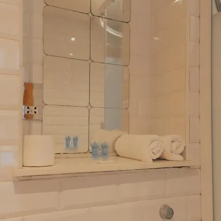 2 Bed Renfield St Center * Glasgow