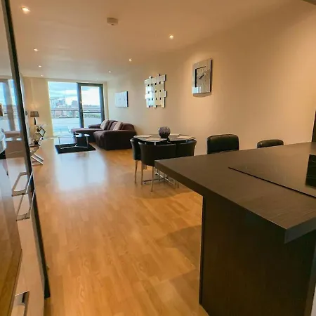 2bd Near Hydro, Centre Great Location * Glasgow