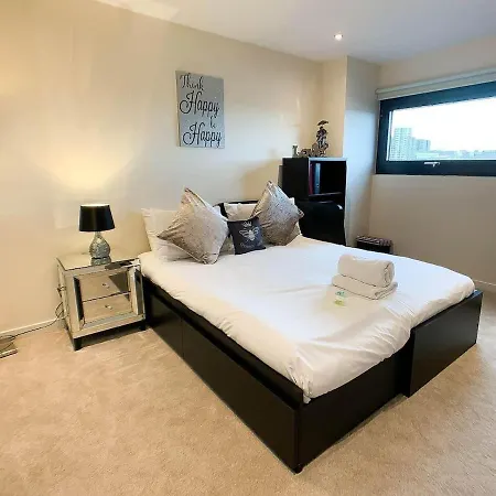 2bd Near Hydro, Centre Great Location *