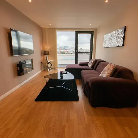 2bd Near Hydro, Centre Great Location * Glasgow