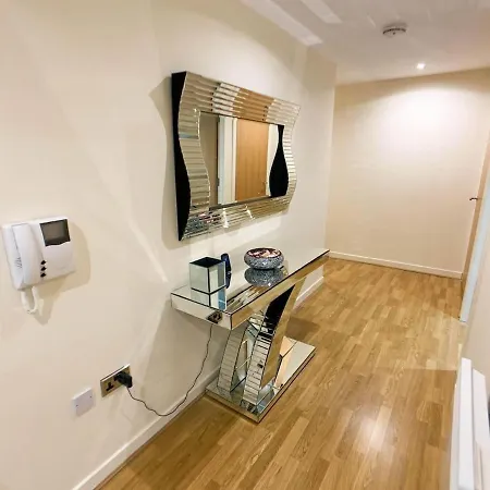 2bd Near Hydro Secc Centre Great Location Appartement *