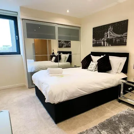 2bd Near Hydro, Centre Great Location *