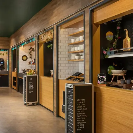 Moxy Merchant 3* Glasgow