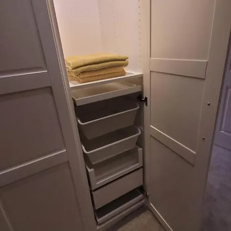 בית נופש 3 Bedroom Sleeps 6 Free Parking